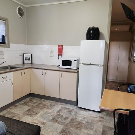 Narrabri Motel And Caravan Park ภายนอก รูปภาพ