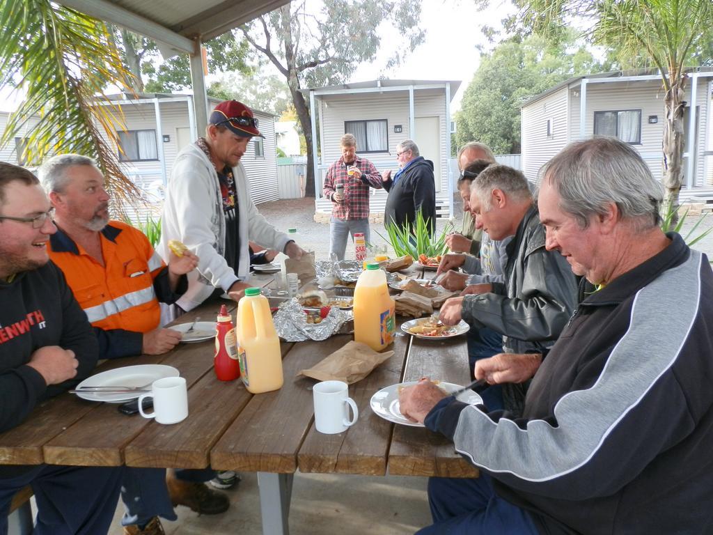 Narrabri Motel And Caravan Park ภายนอก รูปภาพ