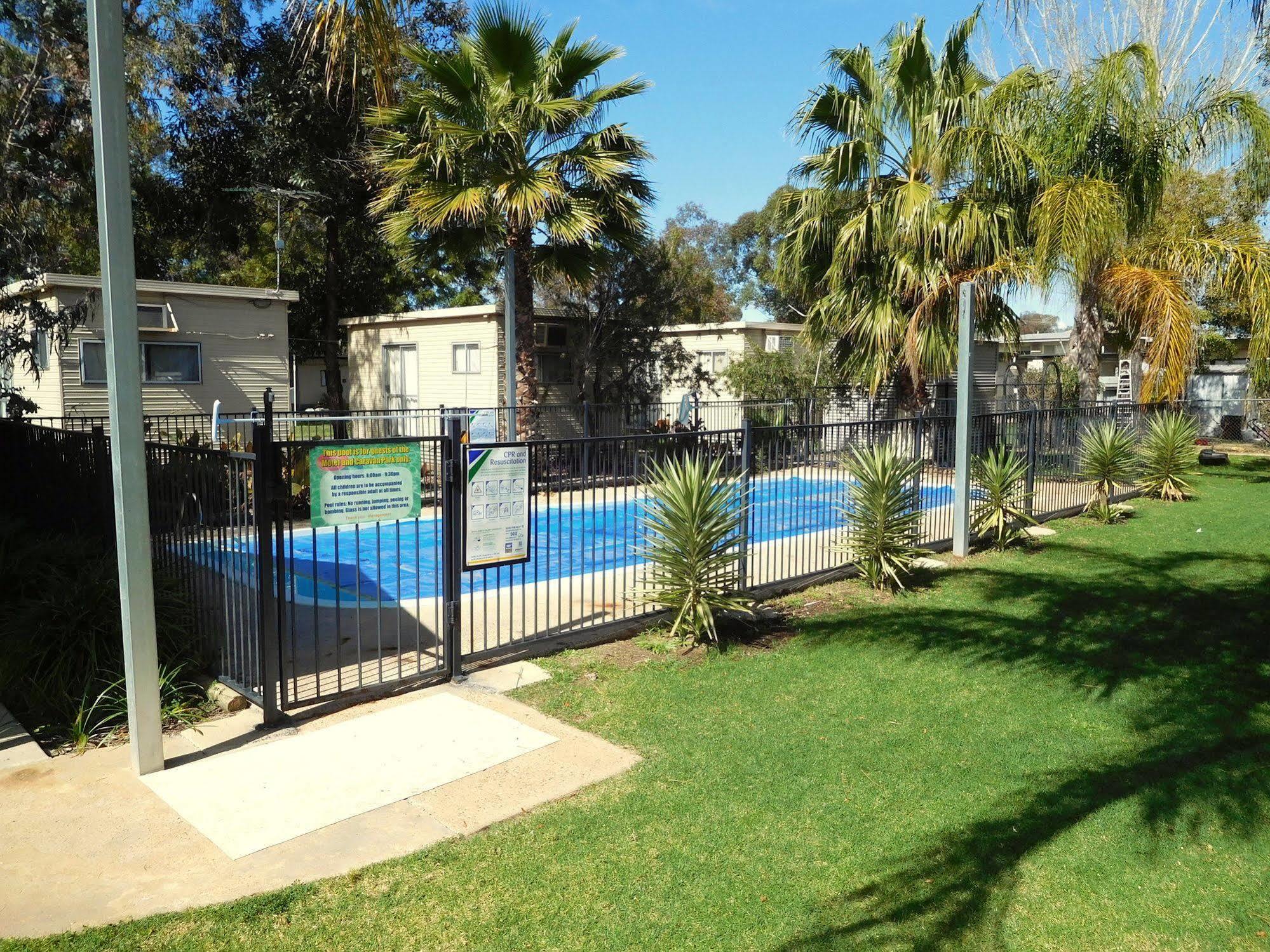 Narrabri Motel And Caravan Park ภายนอก รูปภาพ