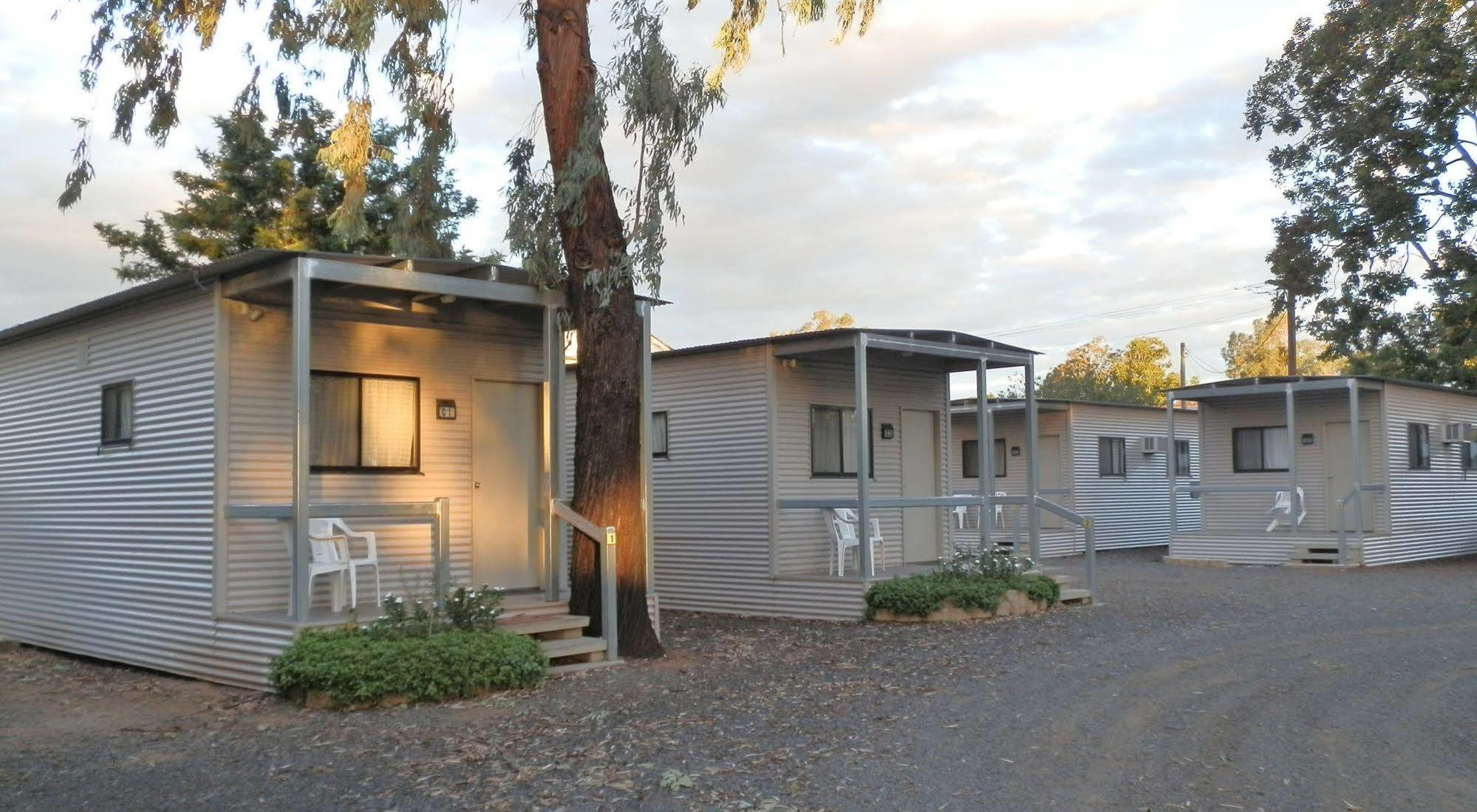 Narrabri Motel And Caravan Park ภายนอก รูปภาพ